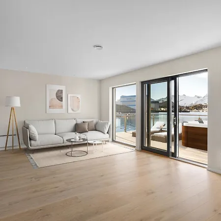 Spectacular Mountain Views With Fireplace And Jacuzzi Holiday home