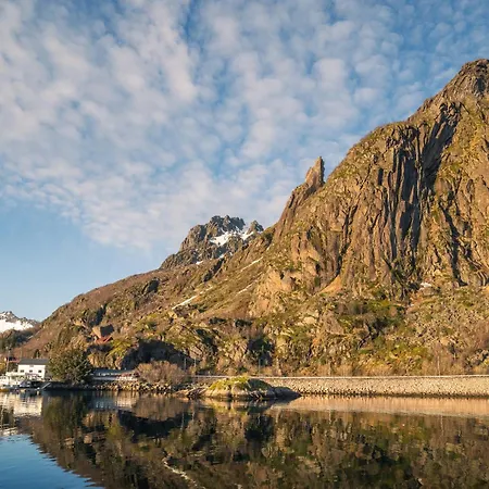 Spectacular Mountain Views With Fireplace And Jacuzzi Holiday home Svolvaer