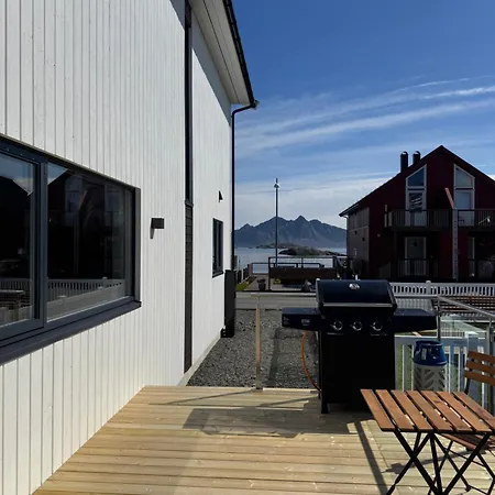 Spectacular Mountain Views With Fireplace And Jacuzzi * Svolvaer