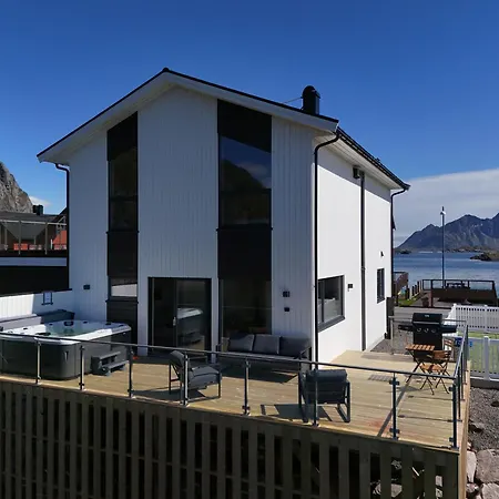 בית נופש Waterfront House With Hot Tub *