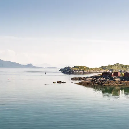 Waterfront House With Hot Tub Vakantiehuis *