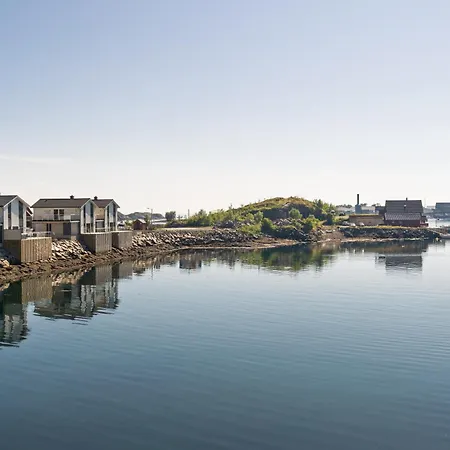 Waterfront House With Hot Tub Casa de Férias