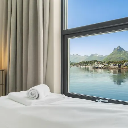 Casa de Férias Waterfront House With Hot Tub Svolvær