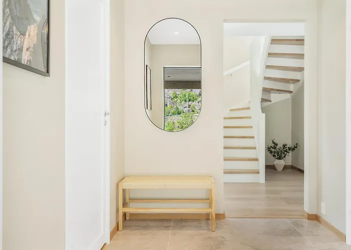 Waterfront House With Hot Tub Casa vacanze Svolvær